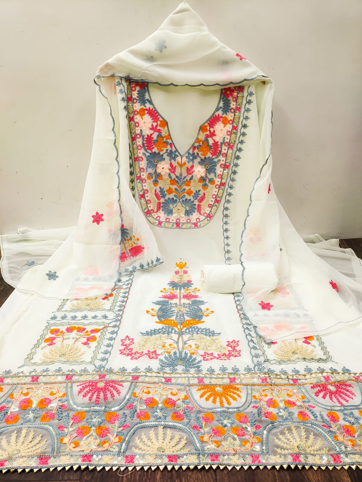 MD Mahaveer Heavy Chain Stitch Work Salwar Kameez Catalog